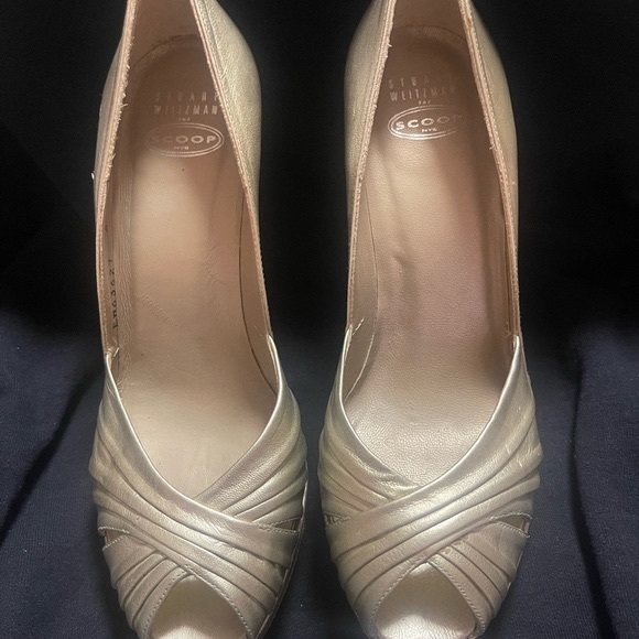 Stuart Weitzman Metallic Gold Heels USA Size 6 - Picture 5 of 13